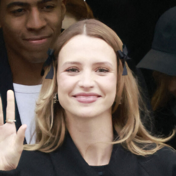 La chanteuse Angèle - Sorties du défilé de mode Haute-Couture "Chanel" au Grand Palais Ephémère lors de la fashion week de Paris. Le 24 janvier 2023 © Christophe Aubert via Bestimage