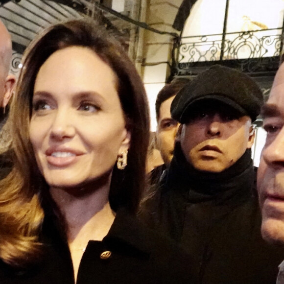 Angelina Jolie sort de la boutique Guerlain sur les Champs Elysées à Paris le 30 janvier 2023.  Photo by ABACAPRESS.COM