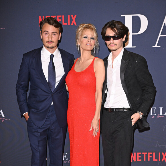 Brandon Thomas Lee, Pamela Anderson, et Dylan Jagger Lee - Première du documentaire consacré à Pamela Anderson, "Pamela, une histoire d'amour" (Netflix) à Hollywood.