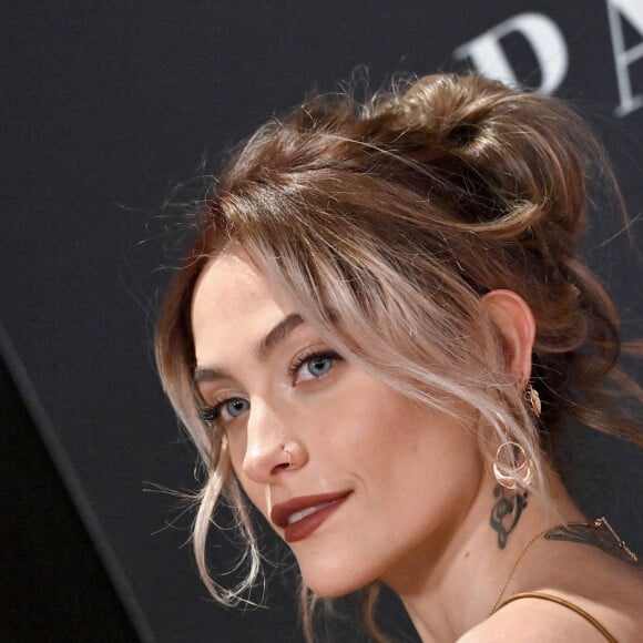 Paris Jackson. - Première du documentaire consacré à Pamela Anderson, "Pamela, une histoire d'amour" (Netflix) à Hollywood, le 30 janvier 2023.