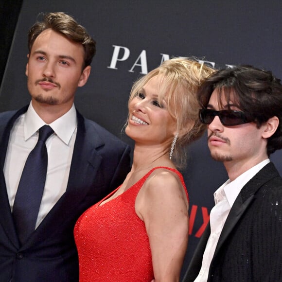 Brandon Thomas Lee, Pamela Anderson, et Dylan Jagger Lee - Première du documentaire consacré à Pamela Anderson, "Pamela, une histoire d'amour" (Netflix) à Hollywood, le 30 janvier 2023.