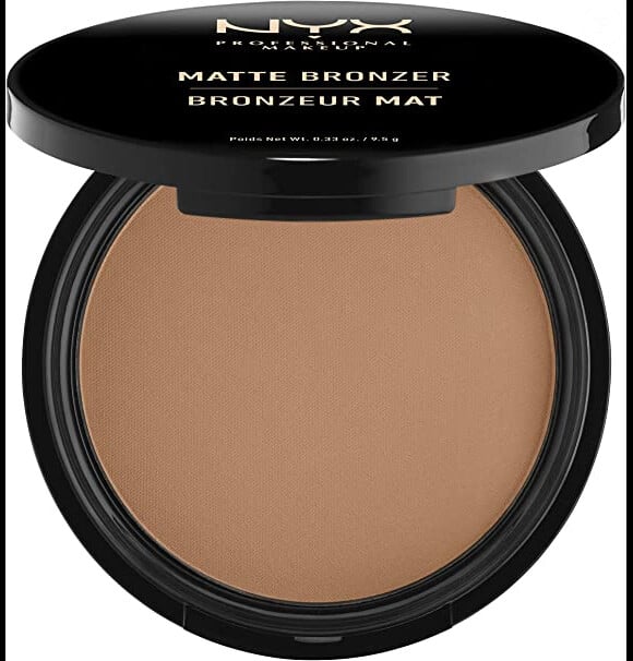 Donnez l'impression de revenire de vacances au soleil avec cette poudre compacte bronzante NYX Professionnal Makeup