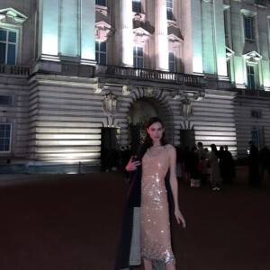 En story Alexa Chung a dévoilé sa robe sous son blazer qu'elle a portée lors de la soirée à Buckingham Palace où elle a été invitée le 1er février 2023