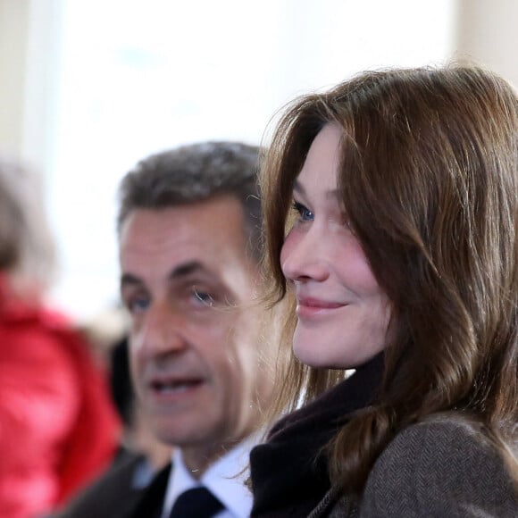 Nicolas Sarkozy et sa femme Carla Bruni-Sarkozy - Nicolas Sarkozy et sa femme Carla Bruni-Sarkozy votent au lycée Jean de la Fontaine dans le 16ème à Paris pour le 1er tour des élections régionales le 6 décembre 2015. © Dominique Jacovides - Cyril Moreau / Bestimage 