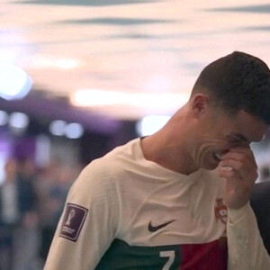 Cristiano Ronaldo en pleurs à la fin du match Portugal-Maroc qui a vu son équipe éliminée en quart de finale lors de la coupe de Monde de football (FIFA 2022) au stade Education City à Al Rayyan au Qatar le 10 décembre 2022.