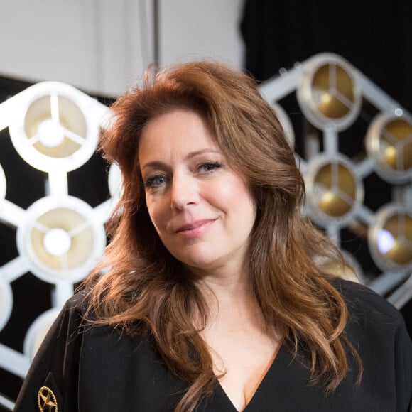 Exclusif - Isabelle Boulay - Backstage de l'enregistrement de l'émission "La Chanson secrète 7 " à la Scène musicale à Paris, qui sera diffusée le 15 janvier 2021 sur TF1. Après le succès des précédentes éditions, " LA CHANSON SECRETE ", présentée par N.ALIAGAS et produite par DMLS TV, revient sur TF1. 8 artistes ne savent rien de ce qui va se passer pour eux ! Ils ont accepté de jouer le jeu, de se laisser totalement surprendre, émouvoir, parfois même déstabiliser car ils vont découvrir en même temps que les téléspectateurs une surprise : une chanson qui leur est chère revisitée et réinterprétée par un artiste. Des mises en scène spectaculaires au service de l'émotion... Et des émotions fortes pour l'artiste assis dans le fauteuil grâce à la venue sur le plateau de proches et d'invités inattendus. Les téléspectateurs seront aux premières loges pour vivre ces moments d'intimité musicale rare. © Gaffiot-Moreau / Bestimage