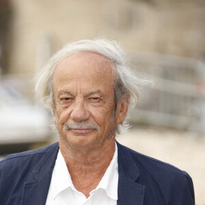 Patrick Chesnais - Photocall lors du Festival de la Fiction de La Rochelle. Le 18 septembre 2021. © Christophe Aubert via Bestimage