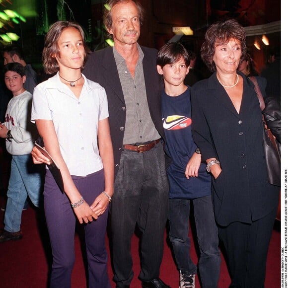 Patrick Chesnais, sa femme Josiane, sa fille Emilie et son fils Ferdinant - Avant-première du film "Godzilla" au Grand Rex.