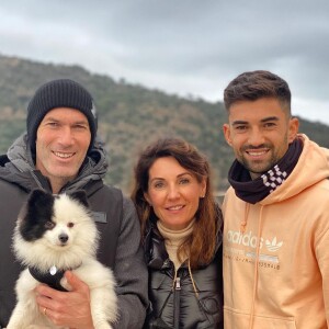 Zinédine Zidane pose avec sa femme Véronique et leur Enzo au cours de vacances en famille à Ibiza. Instagram.
