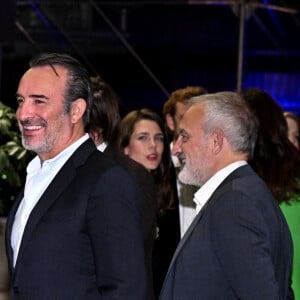 Le prince Albert II de Monaco, Jean Dujardin et son frère Marc durant l'avant première mondiale au Grimaldi Forum à Monaco, le 9 février 2023, du film "Les gardiennes de la planète" réalisé par Jean-Albert Lièvre et raconté par J.Dujardin. Ce film est inspiré par le poème d'Heathcote Williams, "Whale Nation". Il nous fait découvrir le Groenland, le Mexique, l'Argentine, la Polynésie, mais aussi la Bretagne, la Méditerranée et la Normandie, l'Afrique du sud, l'Australie, le Tonga, le Kamtchatka ou encore l'Antarctique, Hawaï, et la Norvège. L'histoire commence par une baleine à bosse échouée sur un rivage isolé. Alors qu'un groupe d'hommes et de femmes organise son sauvetage, on découvre l'histoire extraordinaire des cétacés, citoyens des océans du monde, essentiels à l'écosystème de la planète depuis plus de 50 millions d'années. La sortie en salle se fera le 22 février. © Bruno Bebert / Bestimage 