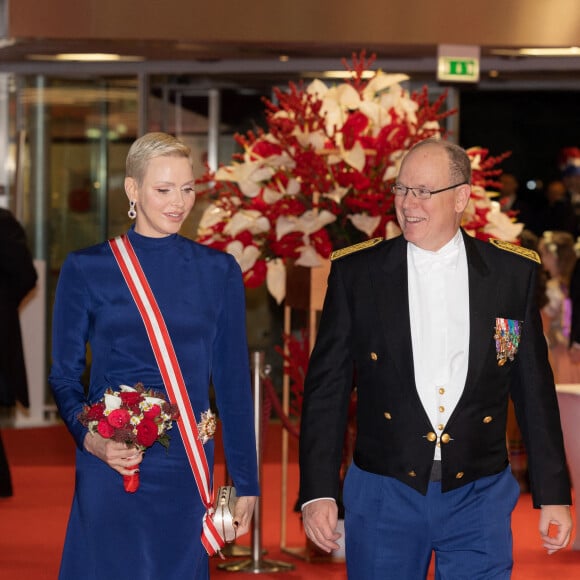 Le prince Albert II de Monaco, La princesse Charlène de Monaco - Arrivées à la soirée de gala de la Fête Nationale Monégasque au Grimaldi Forum le 19 novembre 2022. © Olivier Huitel / Pool Monaco / Bestimage