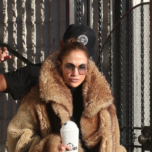 Exclusif - Fat Joe rend visite à Jennifer Lopez à Los Angeles le 6 février 2023.