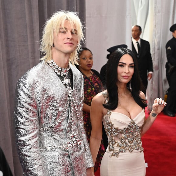 Machine Gun Kelly et sa compagne Megan Fox lors de la cérémonie des 65ème Grammy Awards à Los Angeles le 5 février 2023. 