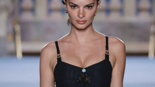 Emily Ratajkowski complètement nue avec un célèbre humoriste... nouveau boyfriend 6 mois après le divorce ?