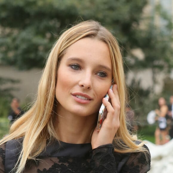 Ilona Smet (habillée en Création Olivier Lapidus) à la sortie du défilé de mode collection Printemps/Eté 2018 Lanvin lors de la Fashion Week à Paris, France, le 27 septembre 2017. © CVS-Veeren/Bestimage