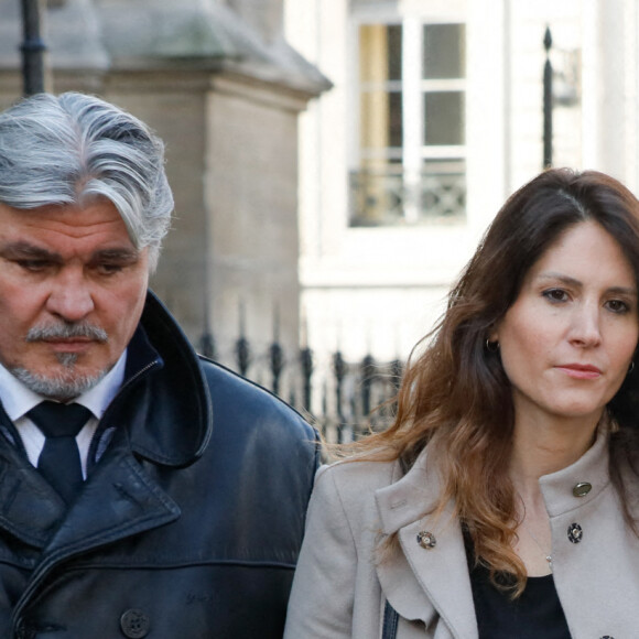 David Douillet et sa femme Vanessa - Sorties des obsèques de Jean-Pierre Pernaut en la Basilique Sainte-Clotilde à Paris le 9 mars 2022. © Christophe Clovis / Bestimage