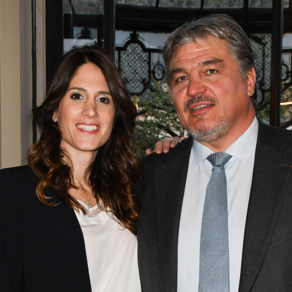 David Douillet a épousé Vanessa en 2017, après avoir eu un coup de foudre lors d'une réunion publique durant laquelle plus de 400 personnes étaient présentes. 
Exclusif - David Douillet et sa femme Vanessa Carrara lors du dîner de gala caritatif pour l'association Autistes Sans Frontières à l'hôtel Marcel Dassault à Paris© Coadic Guirec/Bestimage