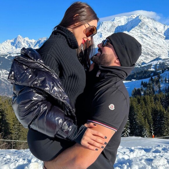 Sur ses réseaux sociaux, Nabilla a fait savoir que son récent voyage à Courchevel en famille s'était déroulé comme sur des roulettes.
