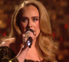 Adèle, "titan" de la musique britannique a refusé d'y participer puisqu'elle vit désormais aux USA. 
La chanteuse Adele interprète "I drink wine" sur la scène des Brit Awards 2022 à l'O2 à Londres 
