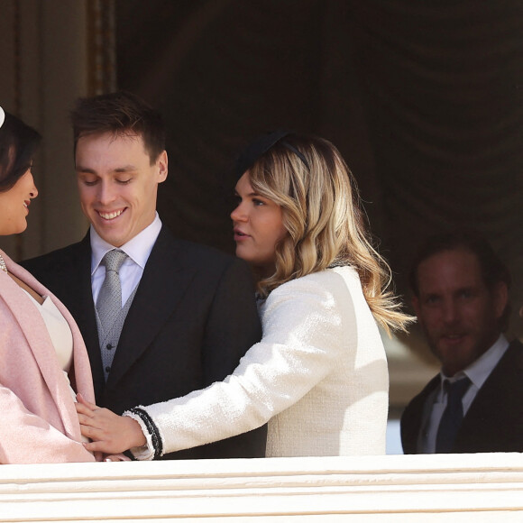 Louis Ducruet et sa femme Marie Chevallier, Camille Gottlieb - La famille princière au balcon du palais lors de la Fête Nationale de la principauté de Monaco le 19 novembre 2022. © Dominique Jacovides / Bruno Bebert / Bestimage 