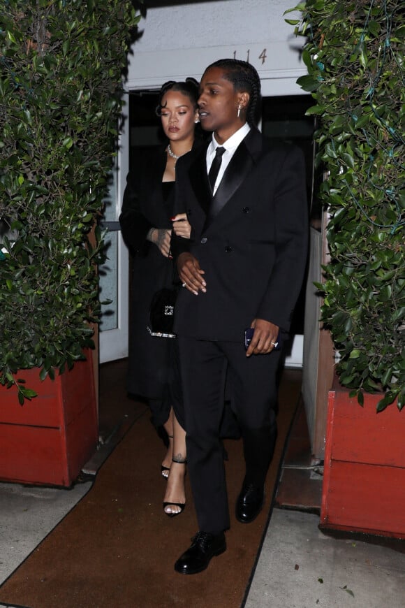 Rihanna et son compagnon ASAP Rocky sont allés dîner au restaurant "Giorgio Baldi" à Santa Monica le 10 janvier 2023. 