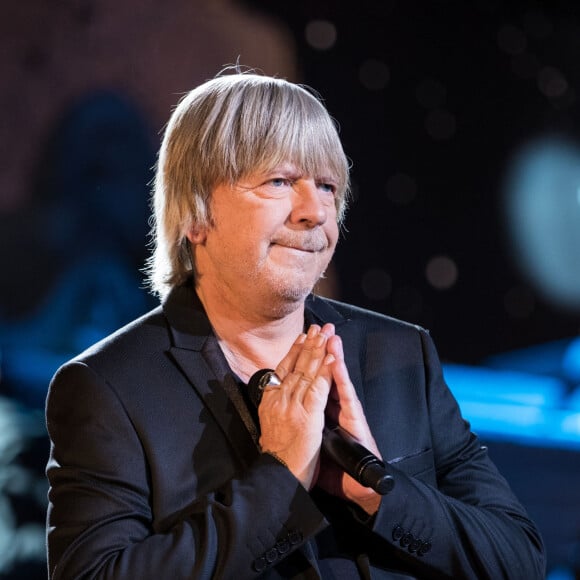 Une règle toutefois négligée par certaines personnes, ce qui n'a pas manqué d'agacer la star de 70 ans.
Exclusif - Le chanteur Renaud - Tournage de l'émission "Merci Renaud" dans les studios de la Plaine Saint-Denis le 15 novembre 2016. © Cyril Moreau / Bestimage