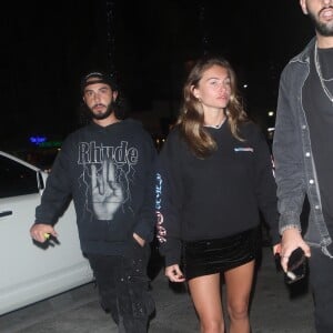 Entre eux, ça roule toujours après trois ans d'amour !
Exclusif - Thylane Blondeau et son fiancé Benjamin Attal à la sortie du club GCSOBE après avoir célébré le Nouvel An avec des amis à Miami, Floride, Etats-Unis, le 1er janvier 2022.