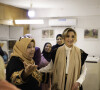 Comme à son habitude, la reine a pris sa mission très à coeur et avec style 
La reine Rania de Jordanie visite le centre social pour femmes "Ghor Al Safi" à Kerak en Jordanie le 22 février 2023. 