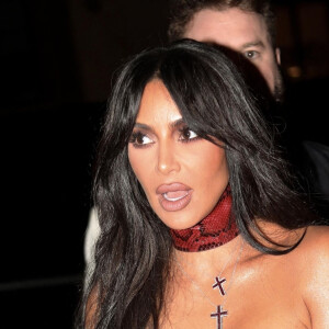 Kim Kardashian arrive à la soirée Dolce & Gabbana durant la Fashion Week de Milan, Italie, le 25 Février 2023 