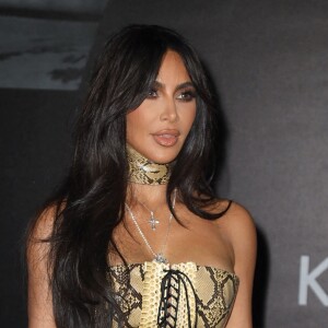 Kim Kardashian arrive à un dîner avec les designers Domenico Dolce and Stefanno Gabbana durant la Fashion Week de Milan, Italie, le 25 Février 2023 