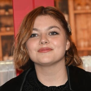 Louane s'est offert une virée à la Fashion Week.
Louane - Avant-première du film Netflix "Emily in Paris" saison 3 au Théâtre des Champs Elysées à Paris. © Coadic Guirec/Bestimage