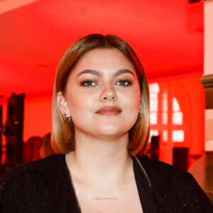 Louane Emera au défilé Victoria / Tomas prêt-à-porter automne-hiver 2023-2024 à la maison de la femme lors de la fashion week à Paris le 28 février 2023. © Christophe Clovis / Bestimage