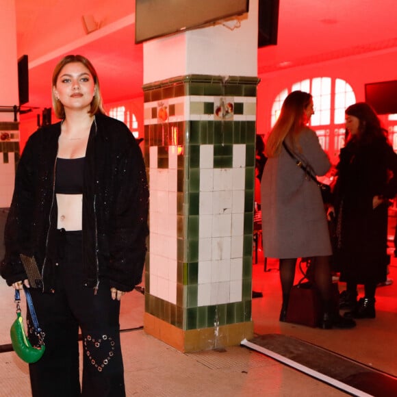 Louane Emera au défilé Victoria / Tomas prêt-à-porter automne-hiver 2023-2024 à la maison de la femme lors de la fashion week à Paris le 28 février 2023. © Christophe Clovis / Bestimage