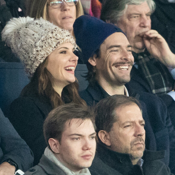 Camille Lacourt et sa compagne Alice Detollenaere (Miss Bourgogne 2010) dans les tribunes lors du match de championnat de Ligue 1 Conforama opposant le Paris Saint-Germain (PSG) aux Girondins de Bordeaux au Parc des Princes à Paris, France, le 23 février 2020. Le PSG a gagné 4-3. © Cyril Moreau/Bestimage