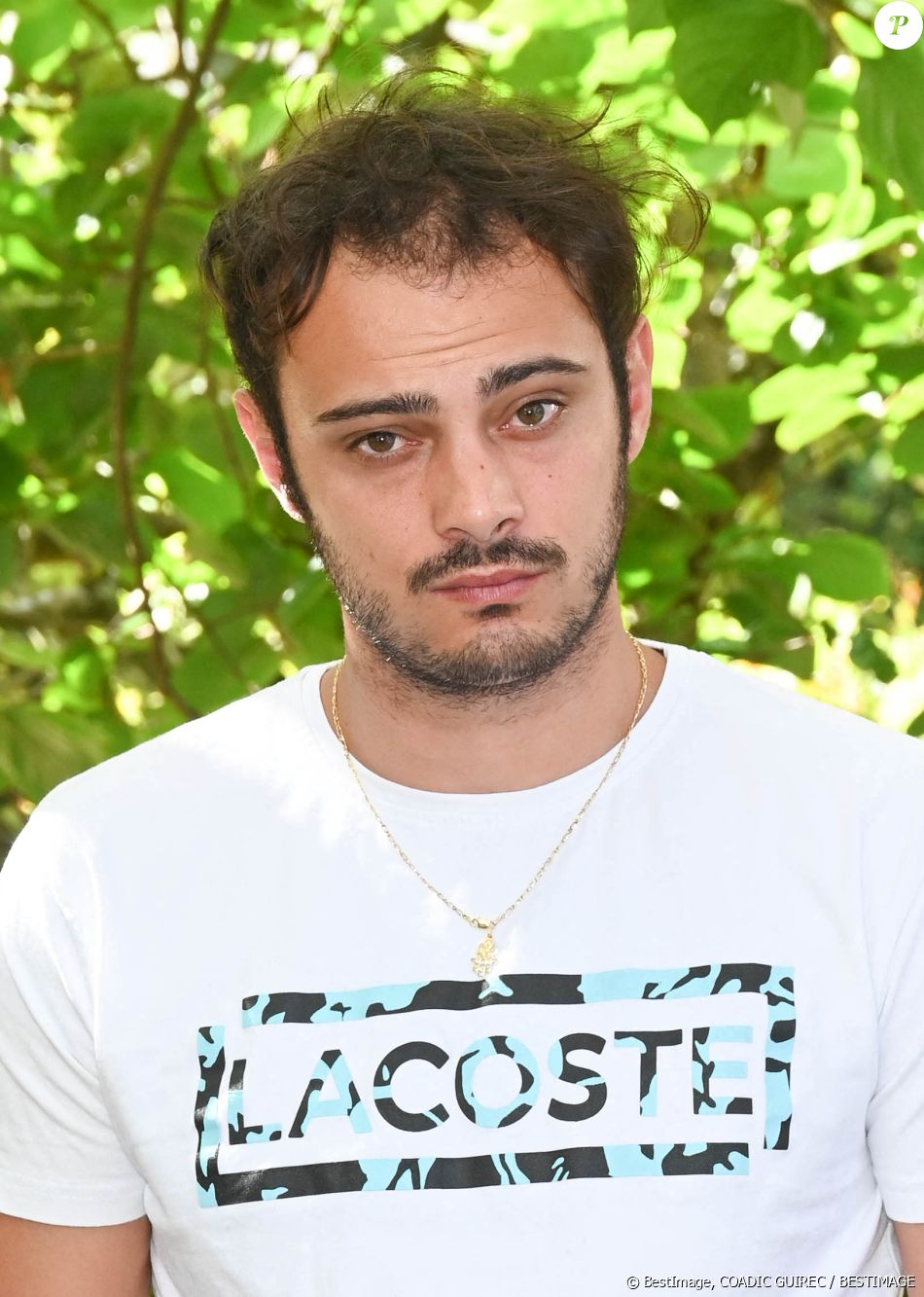 sofiane-bennacer-au-photocall-du-film-les-amandiers-lors-du-15-me