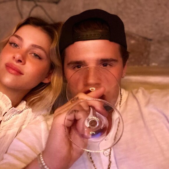 Nicola Peltz et Brooklyn Beckham pour la Saint-Valentin sur le compte Instagram de Brooklyn Beckham.