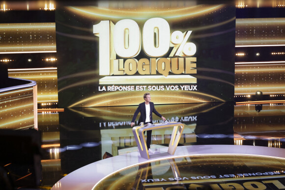 Et le concept reste le même : Cent candidats, avec l'aide des célébrités, vont tenter de remporter jusqu'à 100  000 euros.
Exclusif - Cyril Féraud - Enregistrement de l'émission "100% Logique", présentée par C.Féraud et diffusée le 4 mars sur France 2 © Jack Tribeca / Bestimage