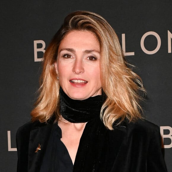 Julie Gayet à la première du film "Babylon" au cinéma Le Grand Rex à Paris, France. © Coadic Guirec/Bestimage