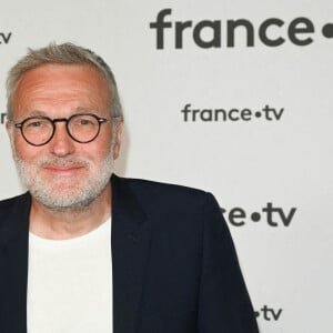 Laurent Ruquier au photocall pour la conférence de presse de rentrée de France TV à la Grande Halle de la Villette à Paris, France, le 6 juillet 2022. © Coadic Guirec/Bestimage