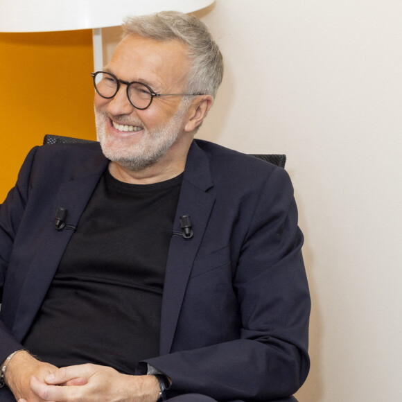 Exclusif - Laurent Ruquier en backstage de la dernière émission de L.Ruquier pour "On Est En Direct (OEED)", présentée par L.Ruquier et L.Salamé, et diffusée en direct sur France 2, à Paris, France, le 4 juin 2022. © Jack Tribeca/Bestimage