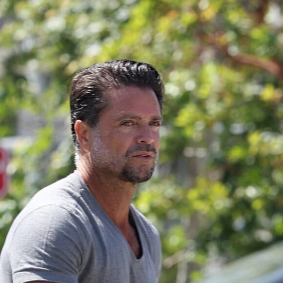 Exclusif - David Charvet va faire des courses chez "Whole Foods" à Los Angeles, le 15 avril 2022. 