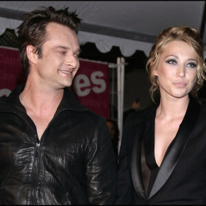 Le meilleur moyen de Vivre pour le meilleur, comme le faisait si bien leur célèbre papa. 
Laura Smet et David Hallyday à la soirée des NRJ Music Awards à Cannes en 2010