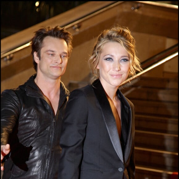 Laura Smet et David Hallyday ne se voient sûrement pas aussi souvent qu'ils le voudraient mais n'en son pas moins proches pour autant
Laura Smet et David Hallyday à la soirée des NRJ Music Awards à Cannes 