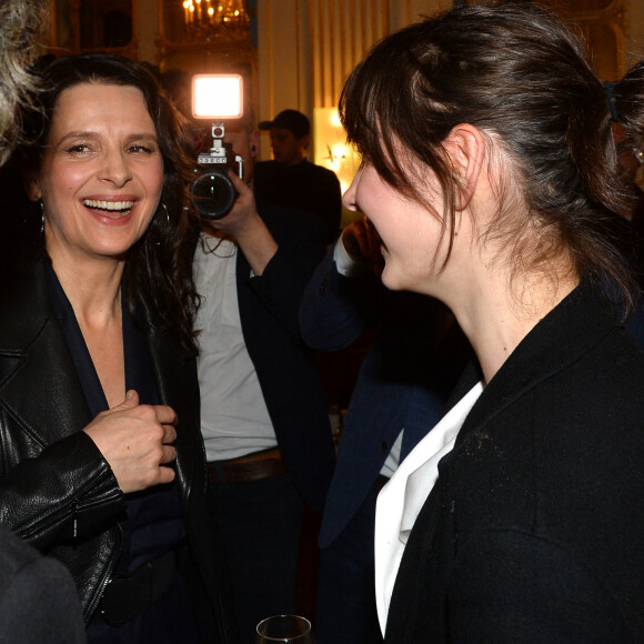 Exclusif - Juliette Binoche et sa fille Hannah Magimel - Juliette Binoche reçoit le "French Cinema Award Unifrance" au Ministère de la Culture à Paris, le 19 janvier 2018. © Veeren/Bestimage