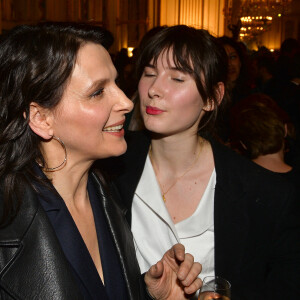 Exclusif - Juliette Binoche et sa fille Hannah Magimel - Juliette Binoche reçoit le "French Cinema Award Unifrance" au Ministère de la Culture à Paris, le 19 janvier 2018. © Veeren/Bestimage