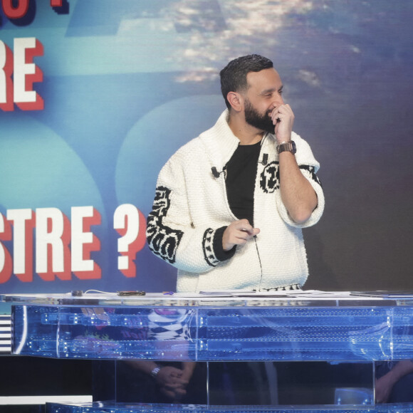 Exclusif - Cyril Hanouna sur le plateau de l'émission Touche pas à mon poste (TPMP) diffusée en direct sur C8 le 13 février 2023. © Jack Tribeca / Bestimage 