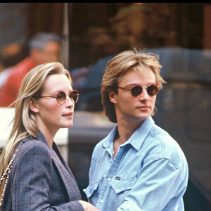 À l'époque de leur coup de foudre, la mannequin sortait de son divorce avec David Hallyday.
Archives - David Hallyday et Estelle Lefébure en 1989