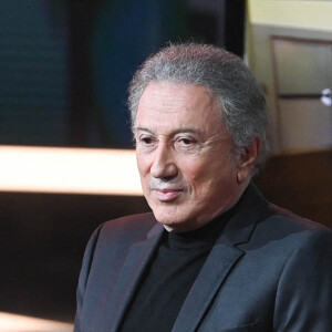 Dans son livre intitulé Mais qu'est-ce qu'on va faire de toi ?, il dévoile avoir eu une préférence pour les femmes plus âgées que lui.
Michel Drucker - 36ème Edition du Téléthon à Paris. Le 2 décembre 2022 © Coadic Guirec / Bestimage