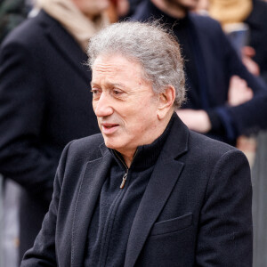 Michel Drucker - Obsèques de Jean-Pierre Pernaut en la Basilique Sainte-Clotilde à Paris le 9 mars 2022. © Cyril Moreau / Bestimage
