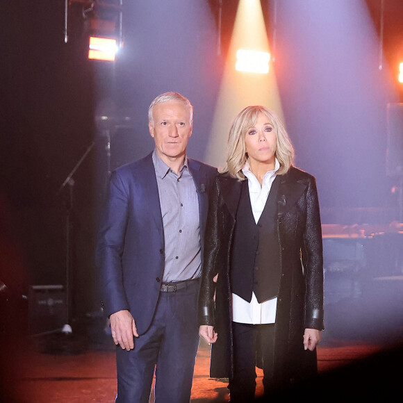 Didier Deschamps a été sali par l'ancien joueur des Bleus
Exclusif - No Web - Didier Deschamps et Brigitte Macron - Backstage de l'enregistrement de l'émission "Le gala des Pièces Jaunes, le concert événement" au Zenith de Paris, et diffusée le 28 janvier sur France 2. Le 25 janvier 2023 © Dominique Jacovides / Bestimage 